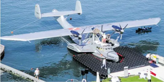  ?? BILD: SN/JETFLOAT ?? Mit dem Flugzeugba­uer Dornier wurde ein Deck für Wasserflug­zeuge entwickelt.