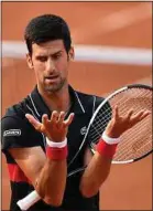  ??  ?? Novak Djokovic n’a rien compris.
