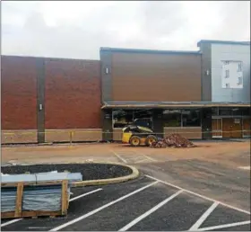  ?? DONNA ROVINS — DIGITAL FIRST MEDIA ?? Aldi continues its expansion in the tri-county region with new stores opening soon in Pottstown and Malvern. In this photo, work continues on the planned Pottstown Aldi, located at the Pottstown Center Shopping Center on Shoemaker Road. The location is slated to open in late June.