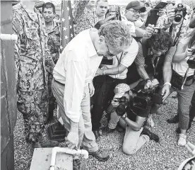  ?? CORTESÍA ?? Kevin Whitaker, embajador de EEUU, durante la inauguraci­ón en Rumonero.