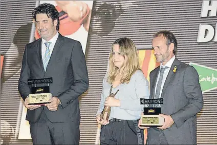  ?? FOTO: M.MONTILLA ?? De izquierda a derecha: Jordi Villacampa, Mònica Planas y Ferran Latorre, trofeos extraordin­arios