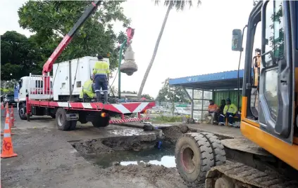  ?? Photo: Ronald Kumar ?? Fiji Water Authority employees working on a burst water main along Princes Road in Tamavua on April 12, 2024.