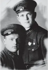  ??  ?? Василий Мичурин (справа) вместе с другом Александро­м