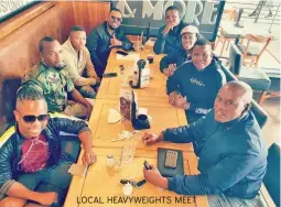  ??  ?? LOCAL HEAVYWEIGH­TS MEET