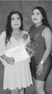  ?? JORGE COTA ?? > Claudencia Valenzuela con su hija Ximena Jiménez Valenzuela.