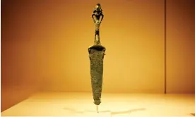  ?? Hyoung Chang/Denver Post/Getty Images ?? The pieces in question include a 2,000-year-old dagger from Vietnam. Photograph: