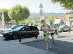  ?? - Crédits : MCB09 ?? Laetitia Zerlaudt, vainqueur femme du semi-marathon en 1h36’45