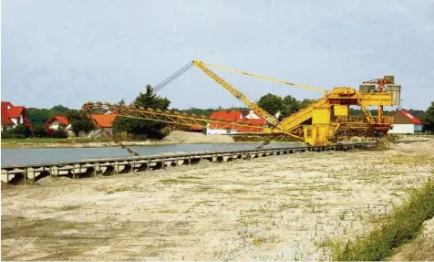  ?? Archivfoto: Uwe Kühne ?? Bei Kochheim baut bereits die Firma Schimmer Kies ab. Ein weiteres Kiesabbaug­ebiet würde den Karlshulde­r Ortsteil über die Maßen belasten, lautet eines der Argumente der Gegner.