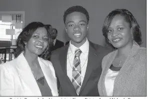  ??  ?? Patricia Peer, scholarshi­p recipient Korey Pointer Jr. and Yolanda Peer