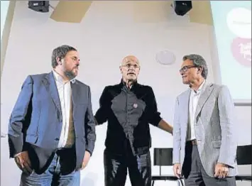  ?? ÀLEX GARCIA ?? Oriol Junqueras, Raül Romeva y Artur Mas, ayer en un acto electoral