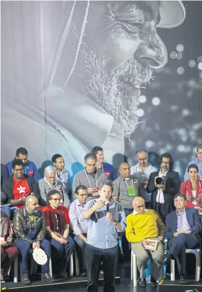  ?? NelsoN ANtoiNe/Ap ?? Fernando Haddad, durante la convención del PT, el sábado pasado