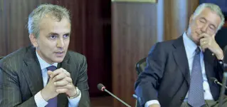 ??  ?? Un anno dopo L’Ad di Bpvi, Francesco Iorio, con l’ex presidente Gianni Zonin, a giugno 2015