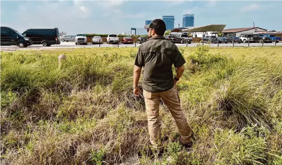  ?? Photos courtesy of Texas Parks and Wildlife ?? The 43 acres that the state would cede to SpaceX are smaller, noncontigu­ous tracts that do not include any water frontage.