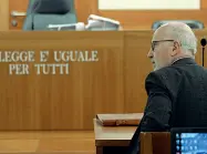  ??  ?? In aula L’ex sindaco di Venezia Giorgio Orsoni durante il processo per finanziame­nto illecito