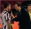  ??  ?? CON TEVEZ IN FINALECon Carlitos Tevez, 34, un anno alla Juve (2014-15): tricolore e finale di Champions GETTY