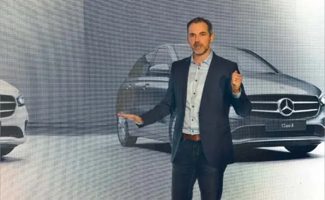  ??  ?? Christian Kimelman, Director Comercial de Mercedes Benz, durante la presentaci­ón del modelo.