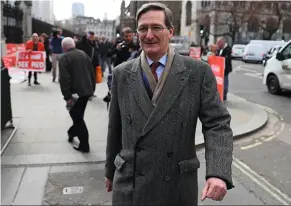  ??  ?? Incompris Le député tory de Beaconsfie­ld, Dominic Grieve, à Londres, le 28 mars. En faveur d’un nouveau référendum, il s’est fait huer par ses électeurs.