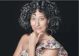  ?? Kirk McKoy Los Angeles Times ?? TRACEE ELLIS ROSS, star of “black-ish,” let her thick and curly locks have their way after years of struggling to find a style that would make her “look sexy.”