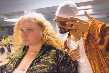  ?? COURTESY OF FOX SEARCHLIGH­T ?? Danielle Macdonald and Siddharth Dahanajay in a scene from “Patti Cake$.”