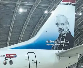  ??  ?? Norwegian. Ya mostró su primer avión, en honor a Piazzolla.