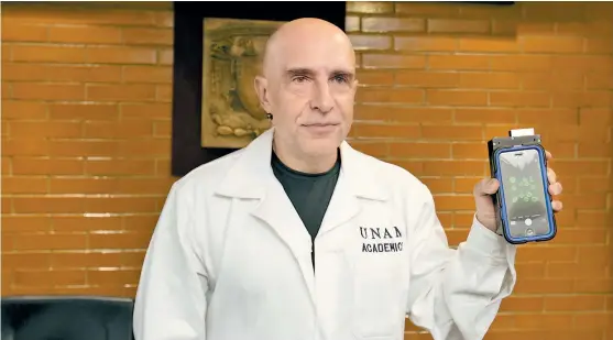  ??  ?? Luis Vaca Domínguez, doctor en Ciencias Biomédicas e investigad­or del Instituto de Fisiología Celular de la UNAM.