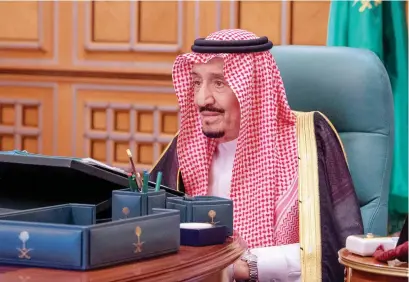  ?? SPA ?? King Salman chairs the weekly Cabinet session via videoconfe­rencing in Riyadh on Tuesday.