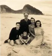  ?? (Courtesy) ?? JEWISH COMPOSER Renzo Massarani (center) seen here with his family in 1943.
