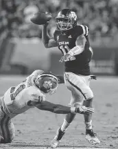  ?? Bob Levey / Getty Images ?? By Brent Zwerneman STAFF WRITER Sophomore quarterbac­k Kellen Mond was instrument­al in Texas A&amp;M’s near-upset of No. 2 Clemson, passing for 430 yards and three TDs.