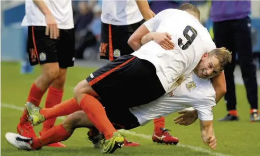  ?? Www.mphotograp­hic.co.uk ?? ●●Josh Amis celebrates his goal against Nuneaton at the weekend in County’s 1-1 draw