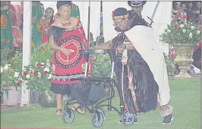  ?? ?? Her Majesty the Queen Mother dancing to the song ‘Senzelwe isimanga’ during kutsamba.