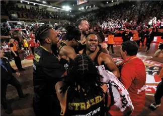  ?? ?? Un money time irrespirab­le qui a vu Monaco l’emporter et permettre à ses supporters de laisser exploser leur joie.