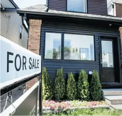  ?? PETER J. THOMPSON / FINANCIAL POST ?? Results from Toronto are a contrast to Metro Vancouver, where home sales fell to their lowest level in 18 years.