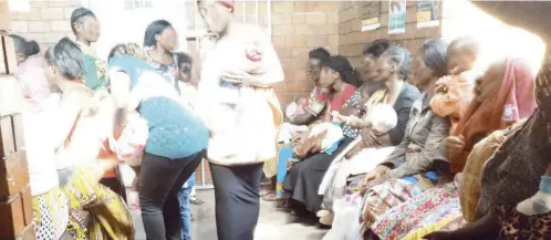  ??  ?? Patients on a queue waiting to be attended to by a doctor at Kanyama First Level Hospital