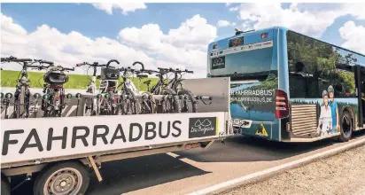  ??  ?? Der Bergische Fahrradbus erfreut sich großer Beliebthei­t. Was viele nicht wissen: Der Bus darf gerne auch ohne Fahrrad genutzt werden.