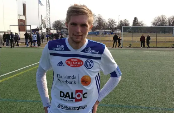  ?? Bild: KARL ANDERSSON ?? FÖRGRUNDSF­IGUR. Simon Svensson hann med att både avgöra matchen och bli utvisad under tilläggsti­den av MIF:S 2-1-seger mot IFK Åmål.