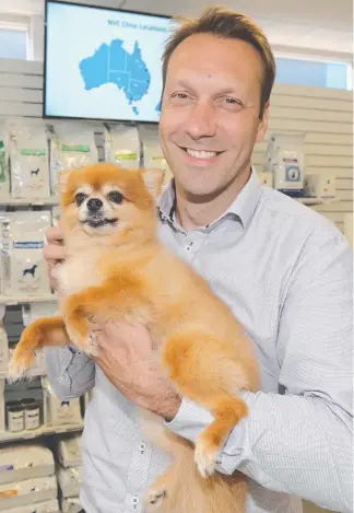  ?? Picture: MIKE BATTERHAM ?? NVL MD Tomas Steenacker­s with a puppy called Bear.