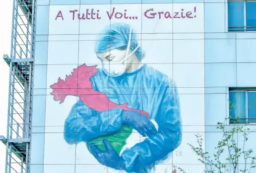  ??  ?? L’appello Papa Giovanni, l’opera dedicata al personale. I medici chiedono che ci sia la giusta prevenzion­e per loro