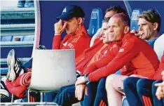  ?? Foto: Uwe Anspach, dpa ?? Ein letztes Mal Ärger auf der Bayern-Bank: Thomas Tuchel musste zusehen, wie sein Team einen 2:0-Vorsprung verspielte.