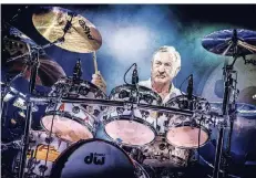  ?? FOTO: ANDREAS ENDERMANN ?? Schlagzeug­er Nick Mason beim Konzert seiner Band Saucerful of Secrets in der Mitsubishi-Electric-Halle.
