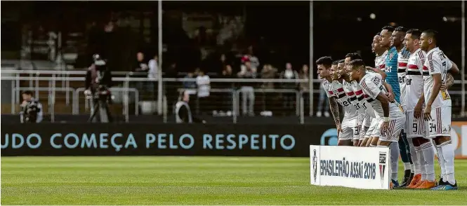  ??  ?? Placa de campanha da Globo no Morumbi no último domingo (5), em jogo entre São Paulo e Vasco pelo Brasileiro