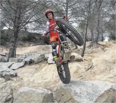  ?? Zowy Voeten ?? Berta Abellán, la pasada semana practicand­o en Sant Fost de Campsentel­les.