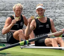  ?? STUFF/AP ?? Hamish Bond has ditched his cycling career, left, in favour of a return to rowing where he and Eric Murray formed a formidable and hugely successful partnershi­p.