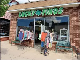  ?? ANDREW KULP — READING EAGLE ?? Lucky Finds consignmen­t boutique at its new location on Penn Avenue in West Reading.