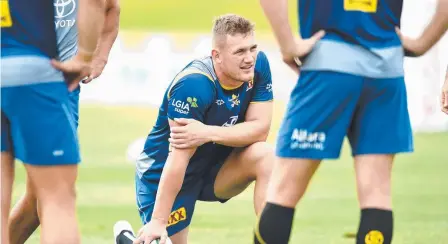  ?? FOCUSED: Coen Hess takes a knee during North Queensland Cowboys training at 1300SMILES Stadium. Picture: ALIX SWEENEY ??