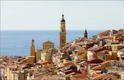  ?? (Photo Jean-François Ottonello) ?? A Menton, la circulatio­n du virus est estimée entre  et  cas pour   habitants.