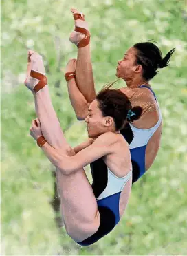  ??  ?? Counting on you: Leong Mun Yee (front) will partner Nur Dhabitah Sabri in the women’s 3m springboar­d synchro.