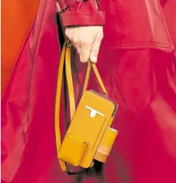  ?? — HERMÈS ?? Hermesway smartphone case with lipstick holder for Fall-Winter 2021