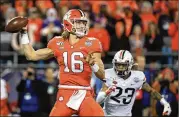  ?? STREETER LECKA/GETTY IMAGES ?? Sophomore quarterbac­k Trevor Lawrence of Clemson is the only starting quarterbac­k in the College Football Playoffs who is not a transfer.