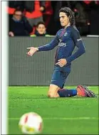  ??  ?? Cavani a été à l’origine des deux premiers buts, avant de sortir.