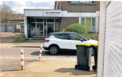  ?? FOTO: SEEG ?? Der Eigentümer des Gebäudes an der Eduard-Klüber-Straße, in dem die Post drin war, hat signalisie­rt, dass er sich eine andere Nutzung vorstellen kann. Nun soll die Verwaltung eine Entwicklun­gsperspekt­ive erarbeiten.